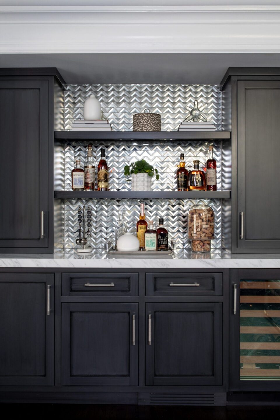 Custom Wet Bar Shiny Silver Backsplash