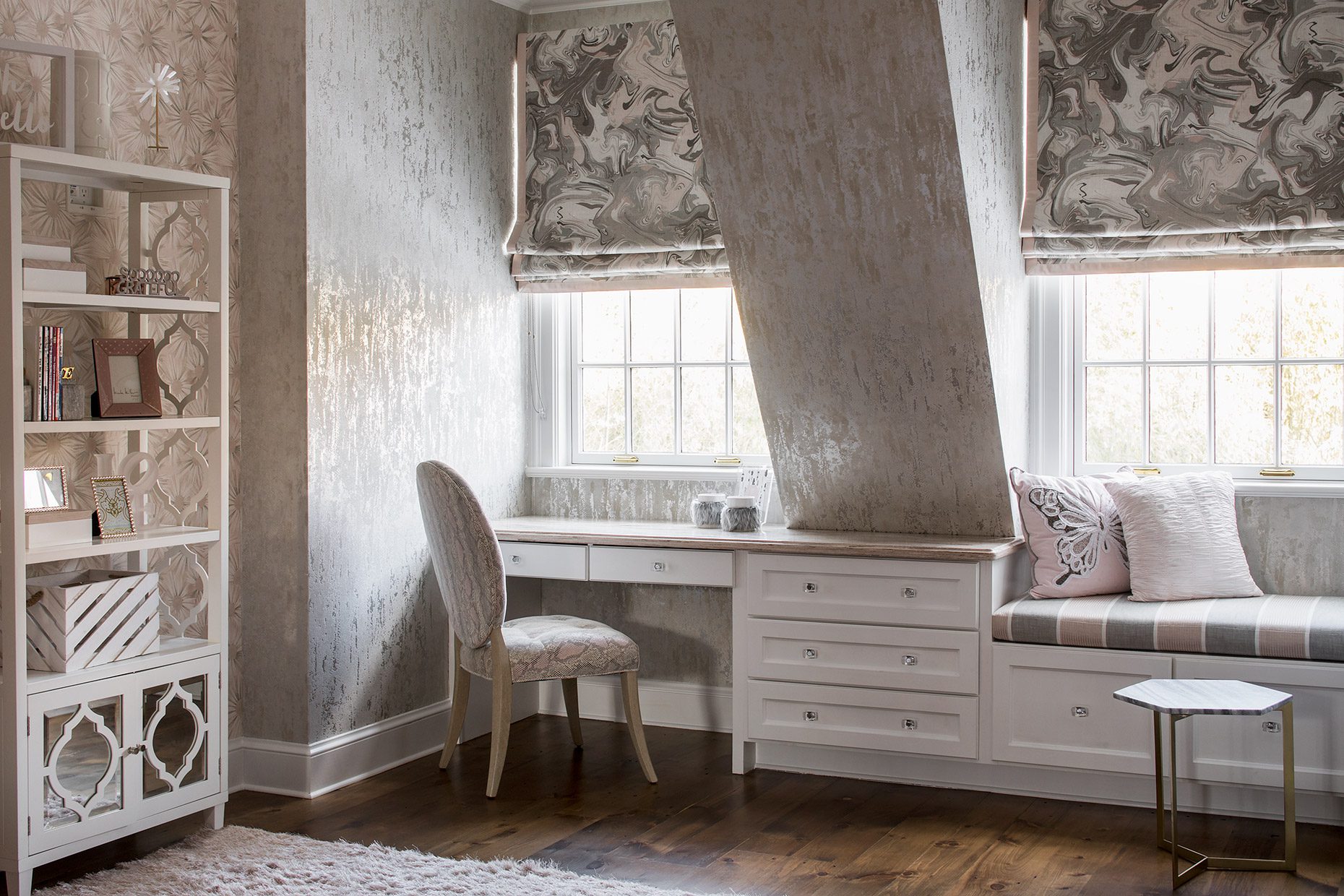 Girls Bedroom Built In Desk And Bench