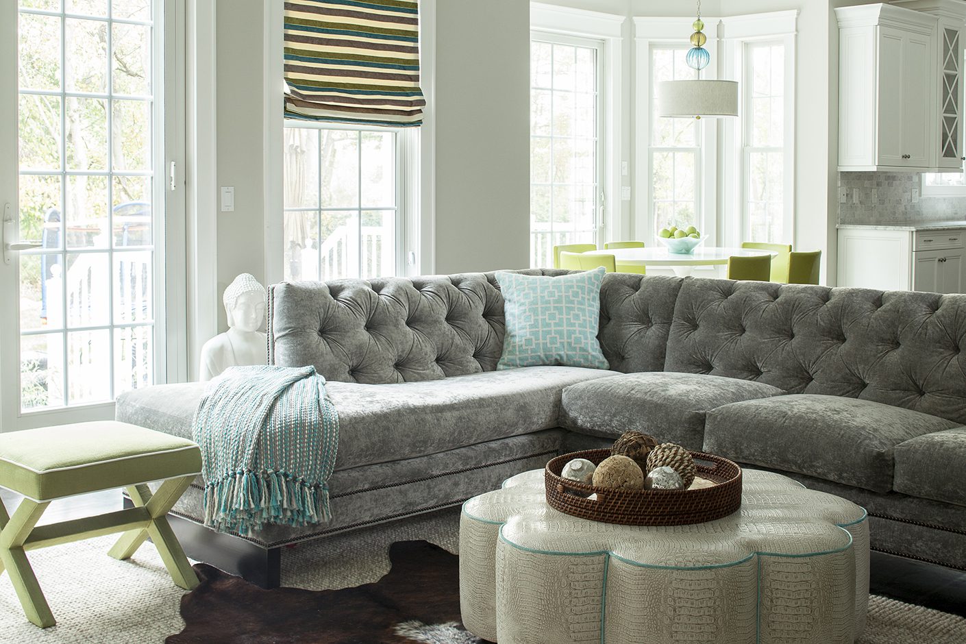 Living Room Design Green And Teal Accents